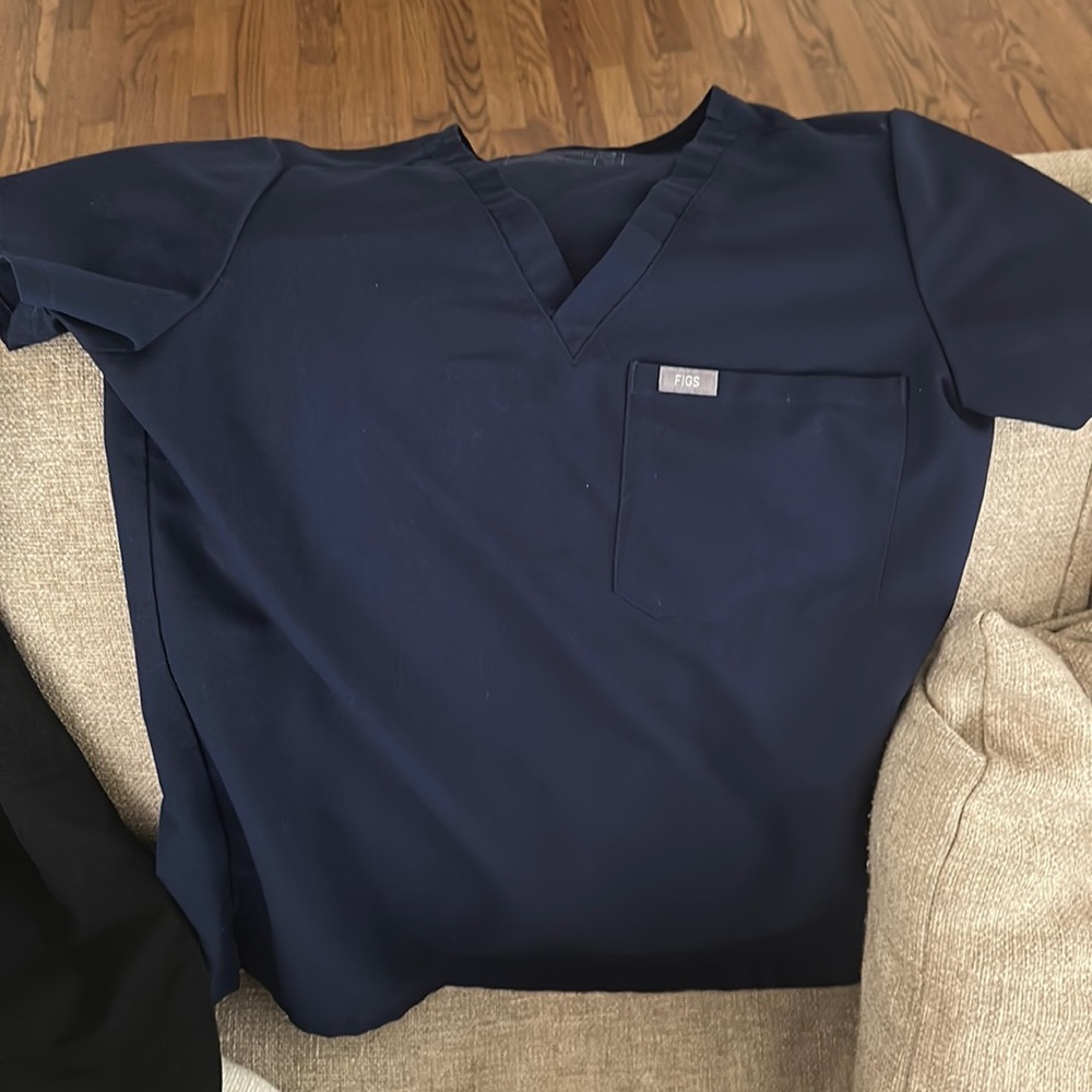 Navy Catarina One Pocket XS Top- Figs
